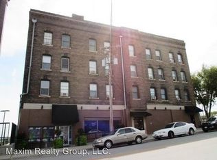 1017 S 10th St APT 303, Omaha, NE 68108