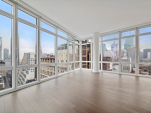 3rd image of 42 W 33rd St #25B1