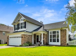 475 Fairfax Ln, Grayslake, IL 60030