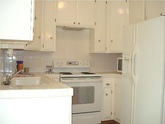 4th image of 315 N Louise St Unit 304