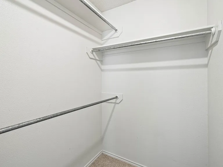 10702 Akron Ave — Photo 21