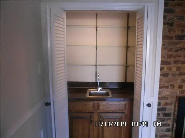 Wet bar