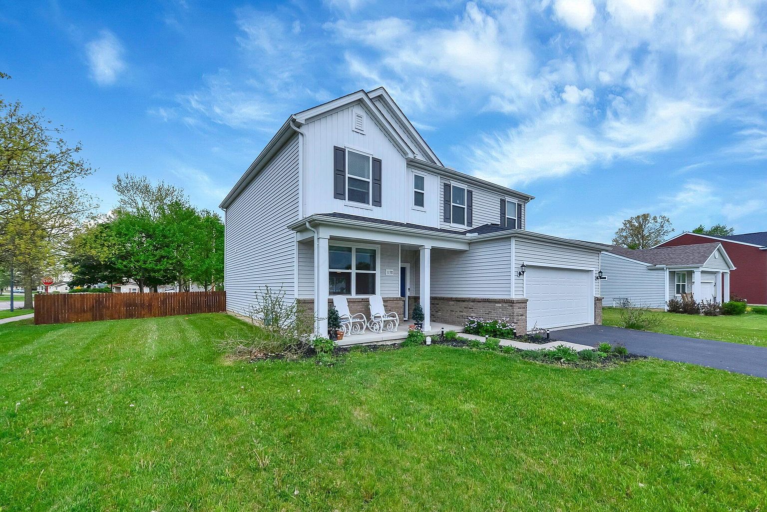 Listing photo 5 for 1138 Lake Forest Dr