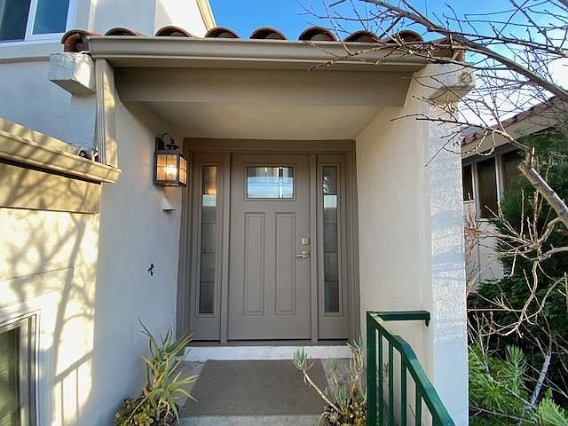1st image of 724 Calle Casita