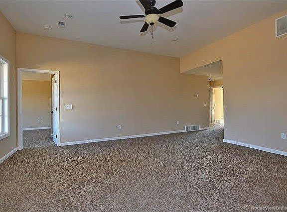 3rd image of 212 Sun Valley Ct