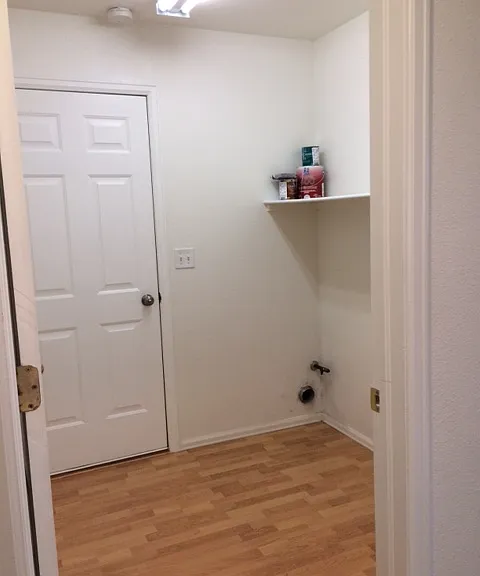 Garage door opens into the laundry room.