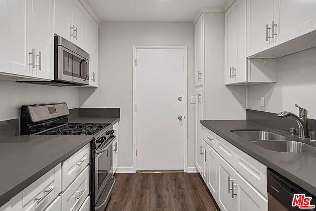 1006 Havenhurst Dr #4 — Photo 10