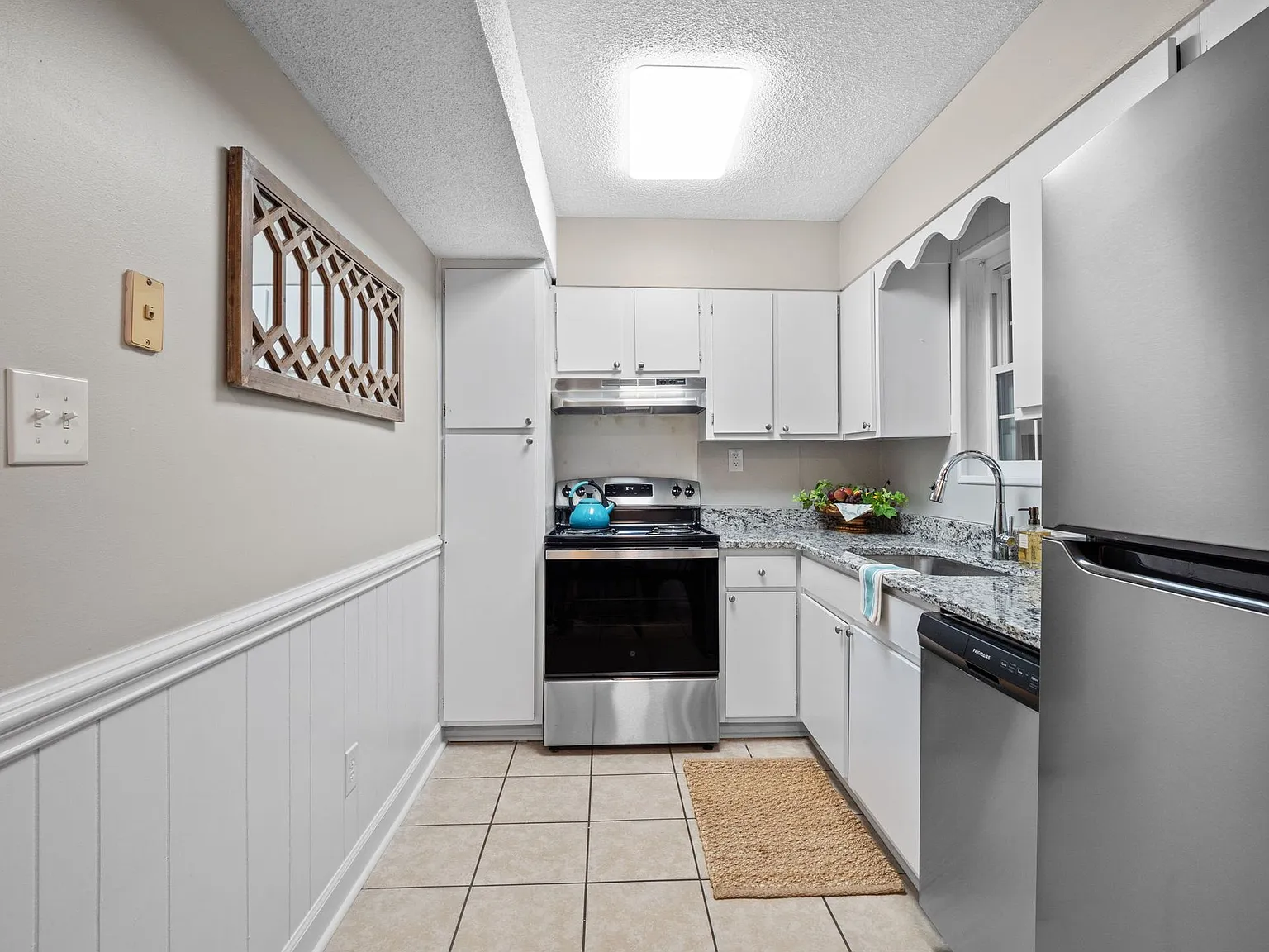 Silver Birch Apartments — Photo 4