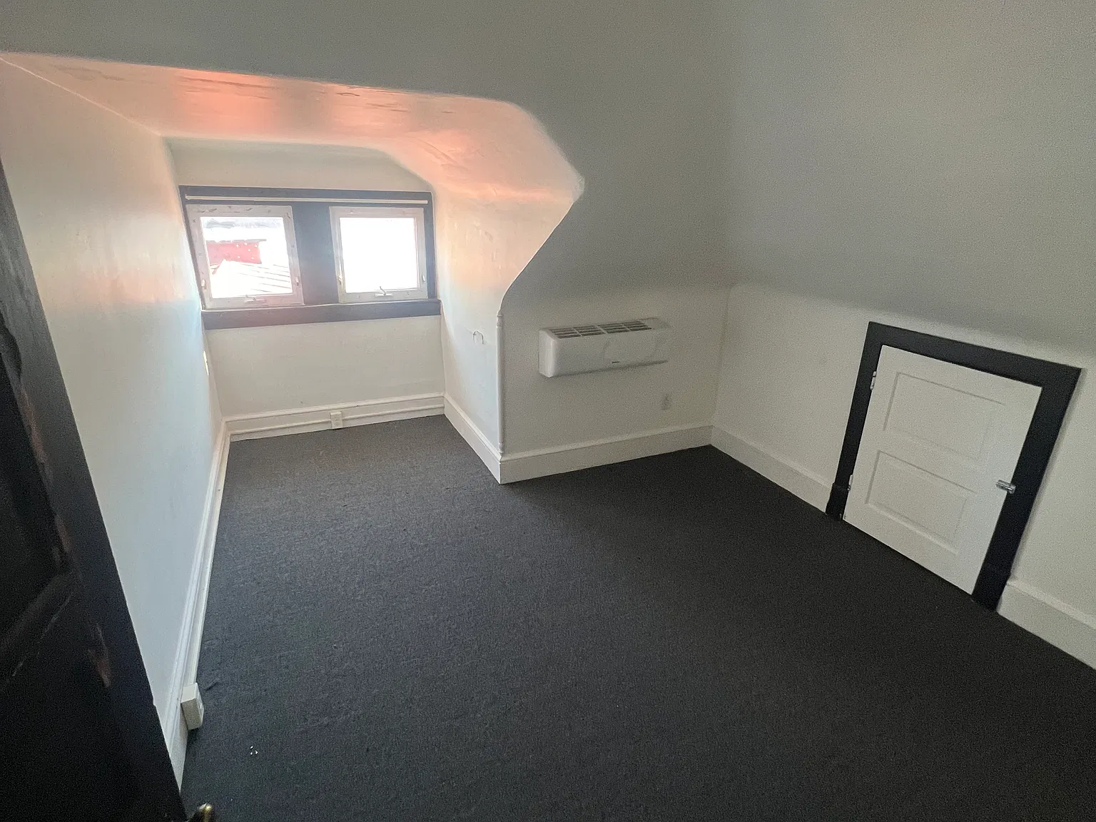 2 bed, 900 sqft, $1,300 — Photo 3