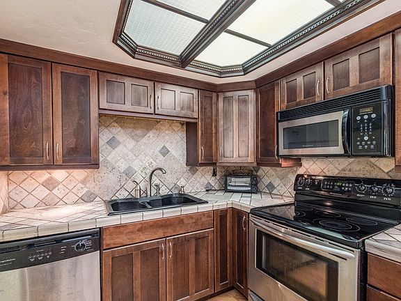 5th image of 221 Columbia Dr APT 145