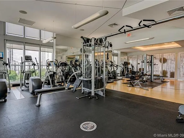 1111 SW 1st Ave #Penthouse 3822 — Photo 28