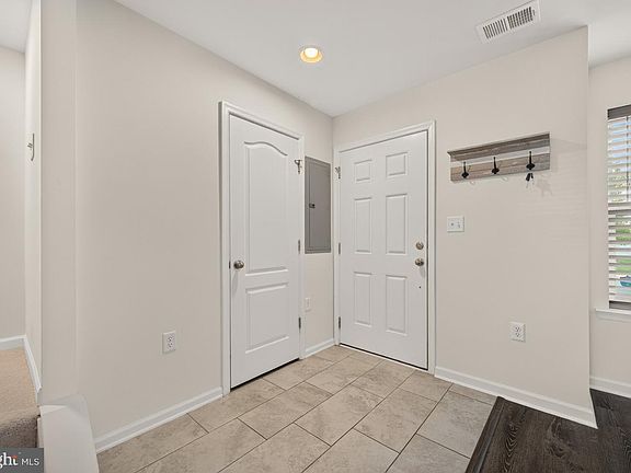 3rd image of 564 Thumper Dr