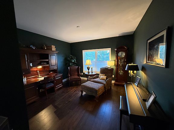 5th image of 170 Victoria Ln