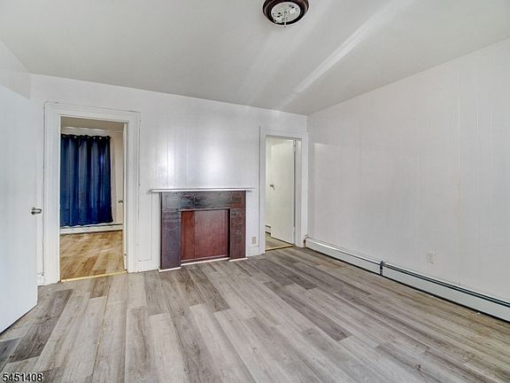 3rd image of 54 N 4Th St