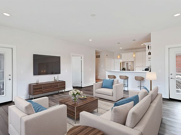 5th image of 2505 W Potomac Ave #2W