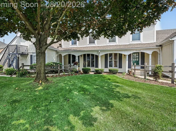 33362 Jefferson Ave, Saint Clair Shores, MI 48082
