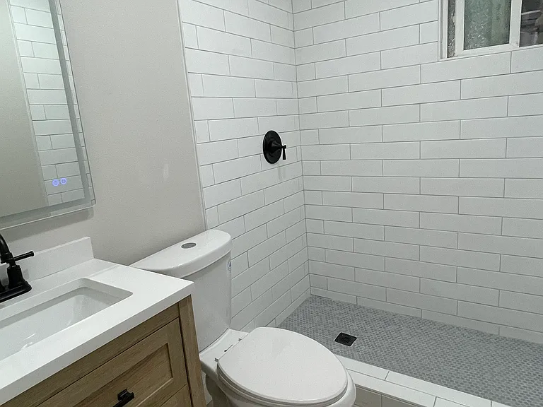 8733 Stewart And Gray Rd #B — Photo 3