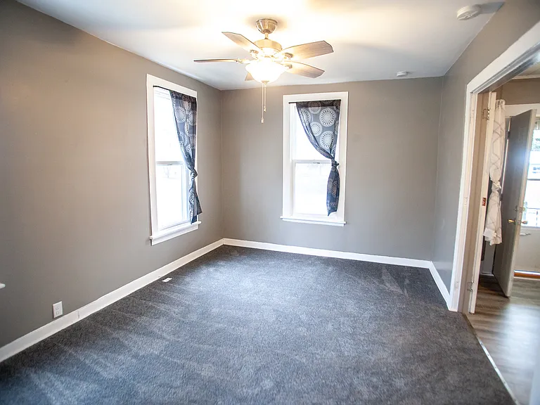 301 W Madison Ave — Photo 24