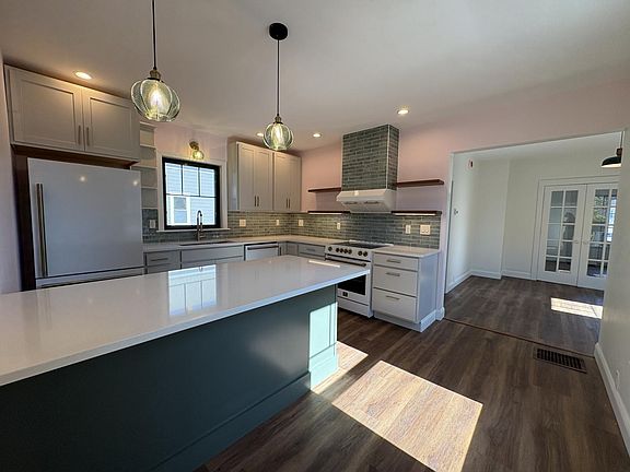 2nd image of 4 Berry Ave