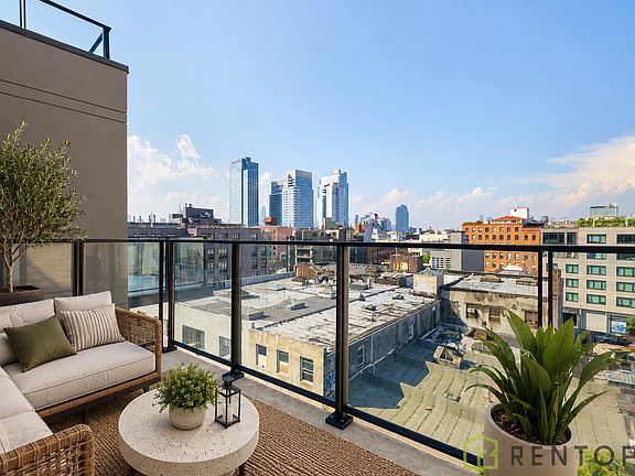 3rd image of 88 N 1st St #3G