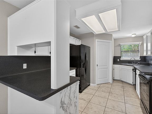 4th image of 13941 Ketch St