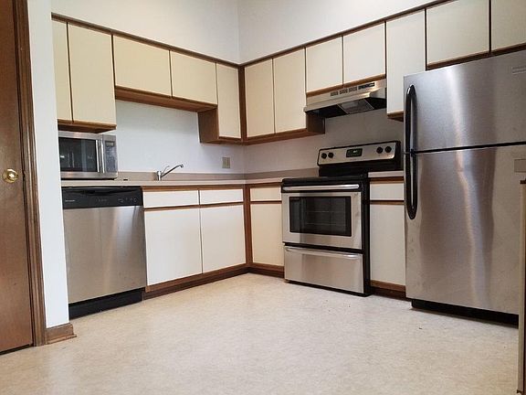 2nd image of 735 N High St APT B