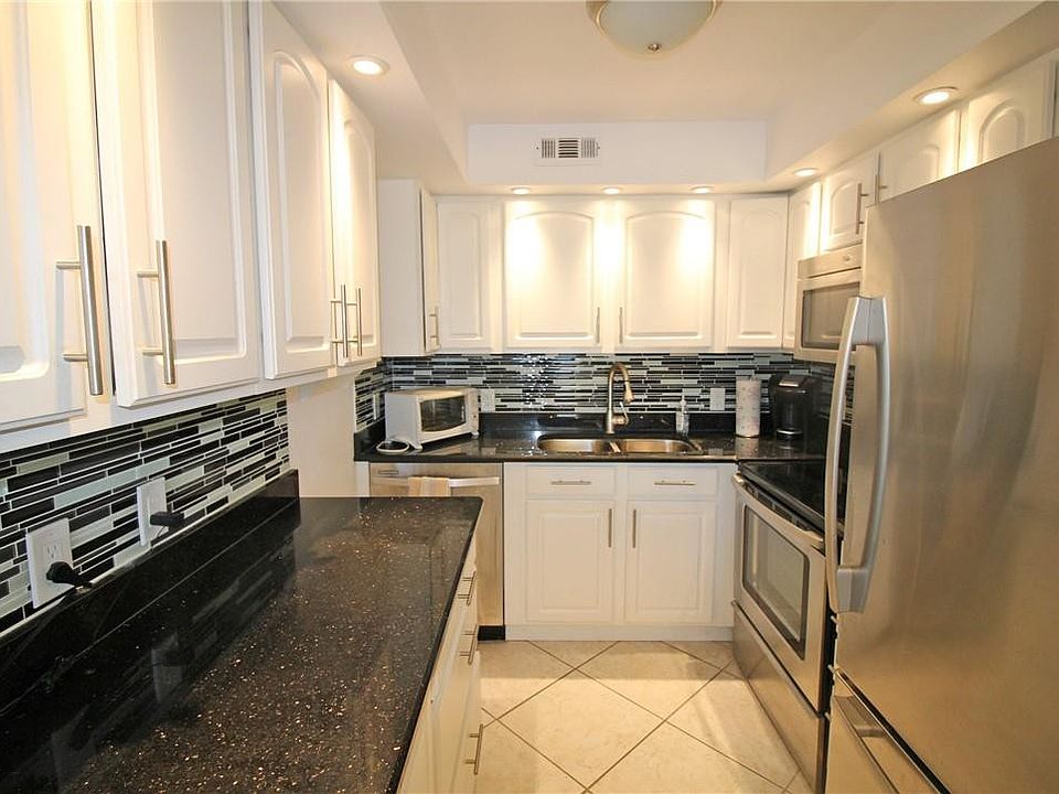 1st image of 183 Lyndhurst L #183