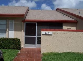 4405 Lucerne Villas Ln, Lake Worth, FL 33467