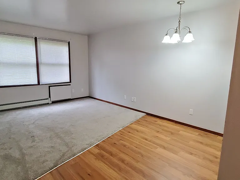 1231 S 8th St — Photo 8