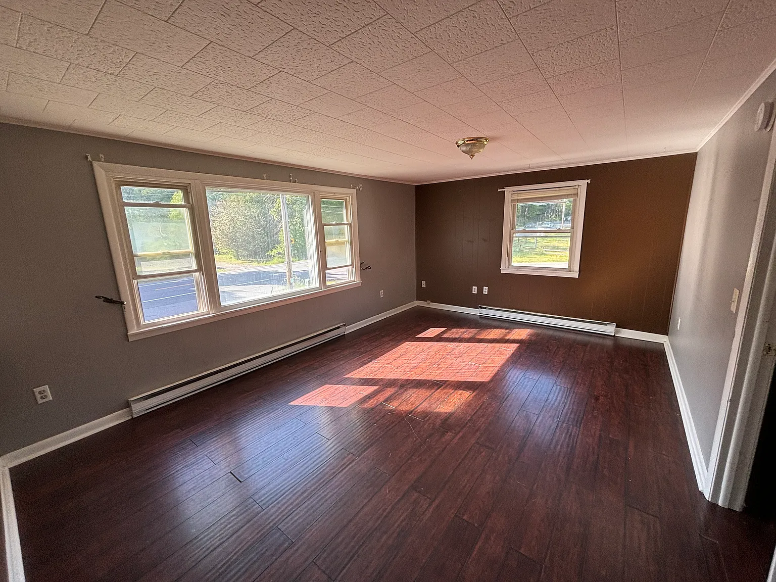 2 bed, 1000 sqft, $1,650 — Photo 2