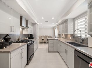 13203 Vanowen St APT 11, North Hollywood, CA 91605