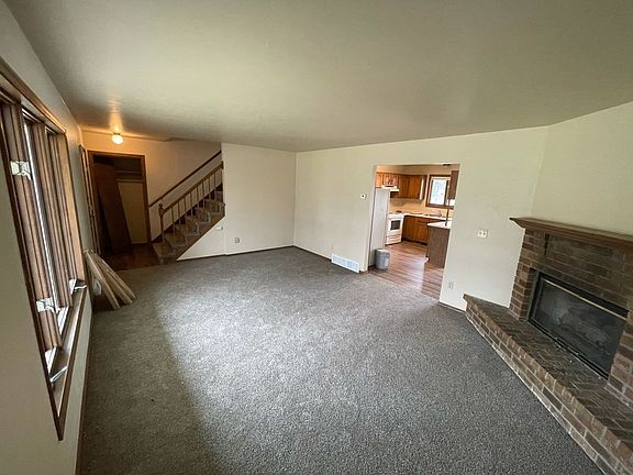 4th image of 2640 Hazelwood Ln