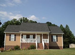 125 Deer Creek Dr, Hudson, NC 28638