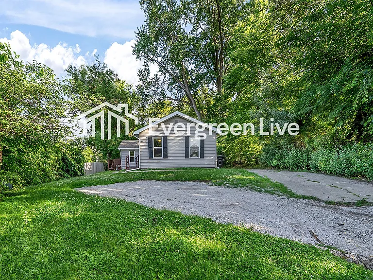 8833 Grant St — Photo 1
