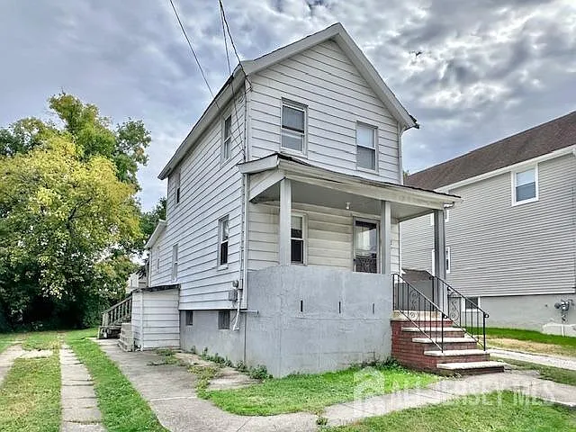 10 Florence Ave photo 1