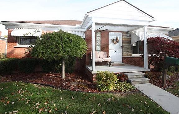 2nd image of 21611 Chalon St