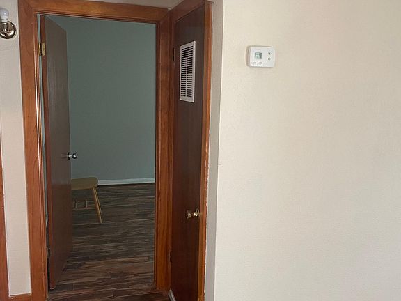 5th image of 141 W Dickson Ave