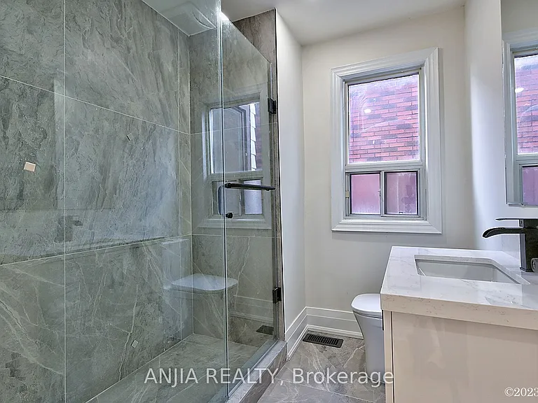 36 Gough Ave #UPPER — Photo 9