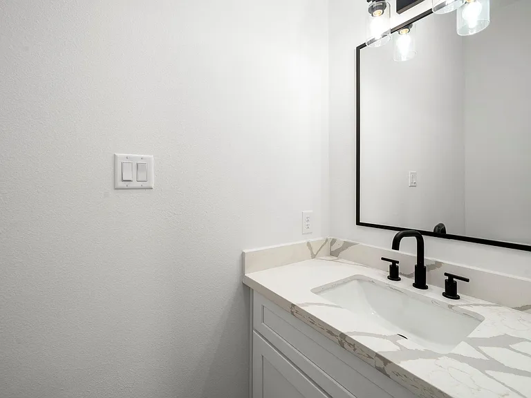 5516 Hardy St — Photo 14