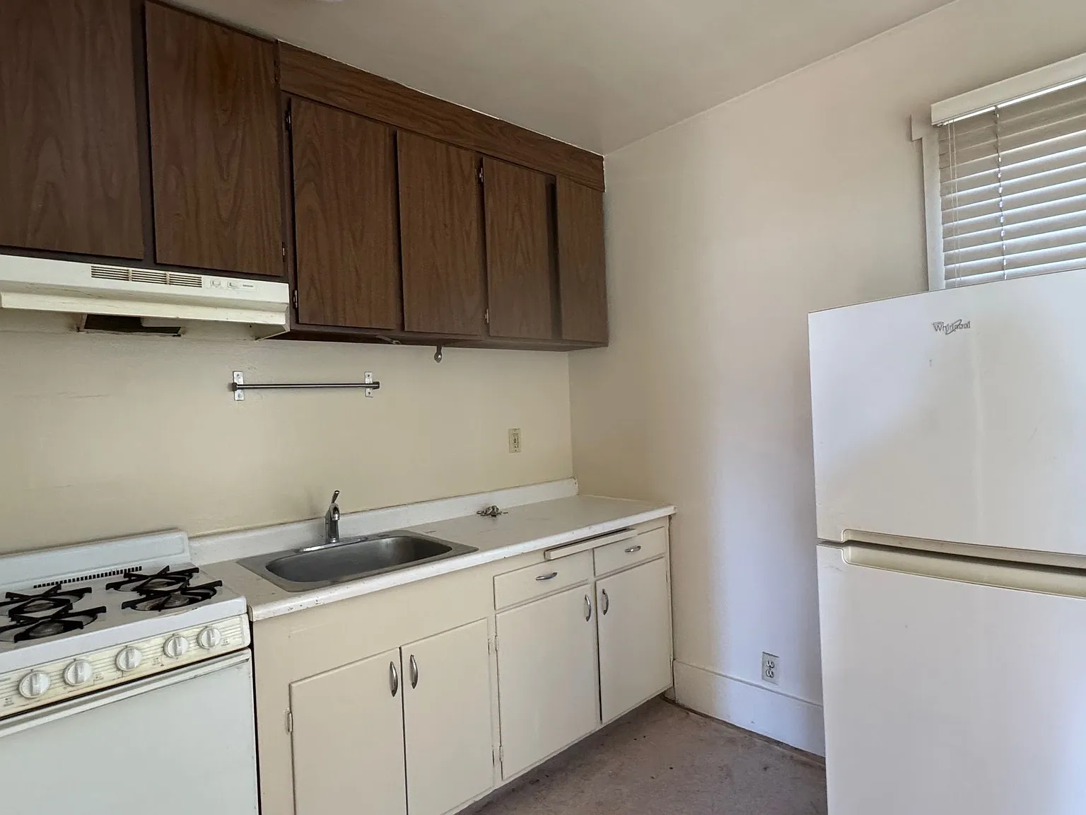 10TH 168 S — Photo 2
