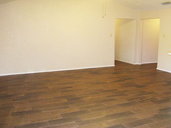 3rd image of 2218 Meadowlight Pkwy