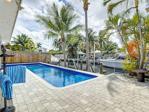 4th image of 2525 Gulfstream Lane