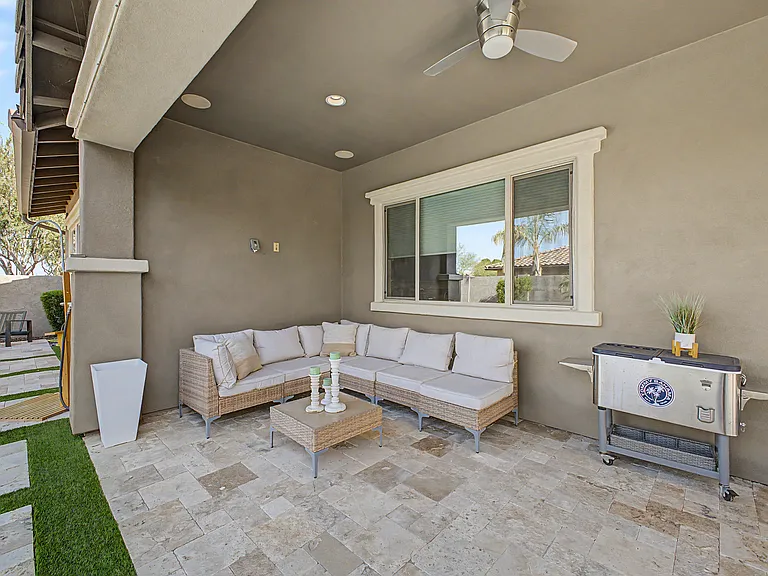 3560 E Ironside Ln — Photo 7