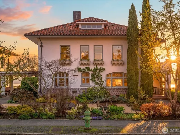 2844 Cascadia Avenue S, Seattle, WA 98144