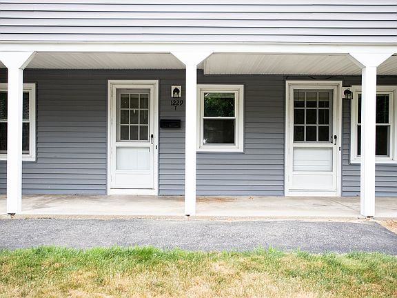 2nd image of 1229 Main St #E