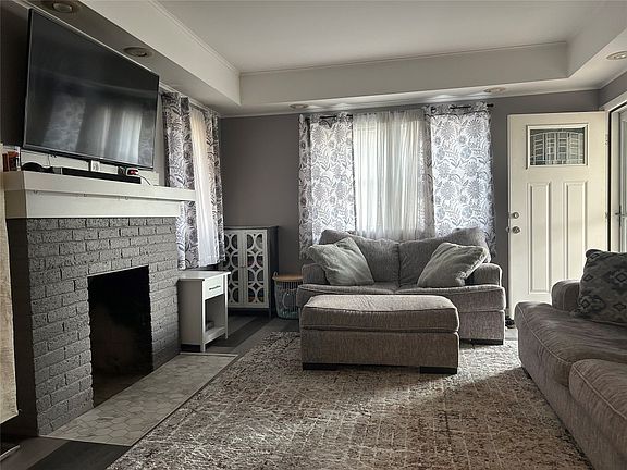 3rd image of 3022 Washington Ave