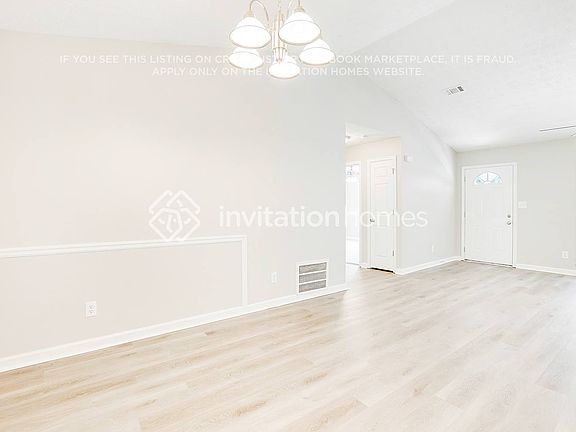 3rd image of 110 Bradley Pl