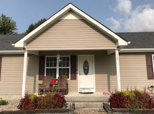 1306 Oldham Ln, Lafayette, TN 37083