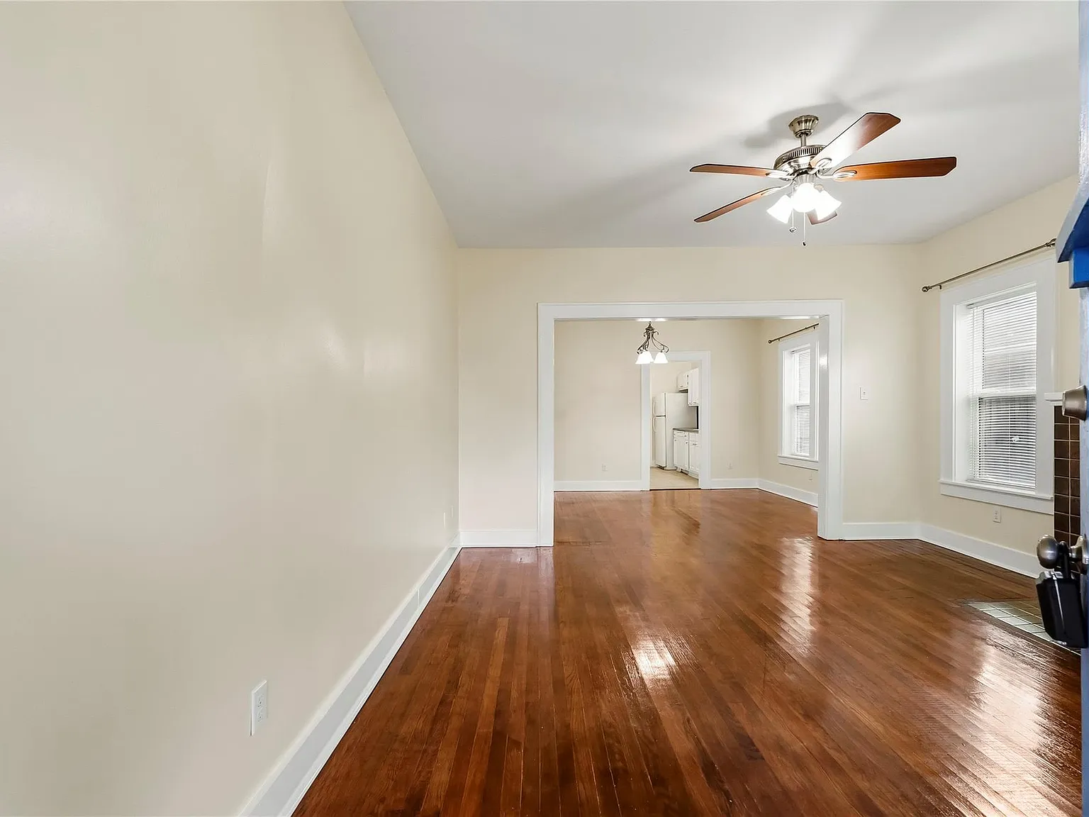 3 bed, 2.0 bath, 1200 sqft, $1,745 — Photo 4