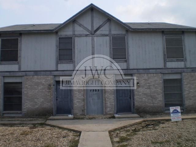 1st image of 4505 Hunt Cir APT D